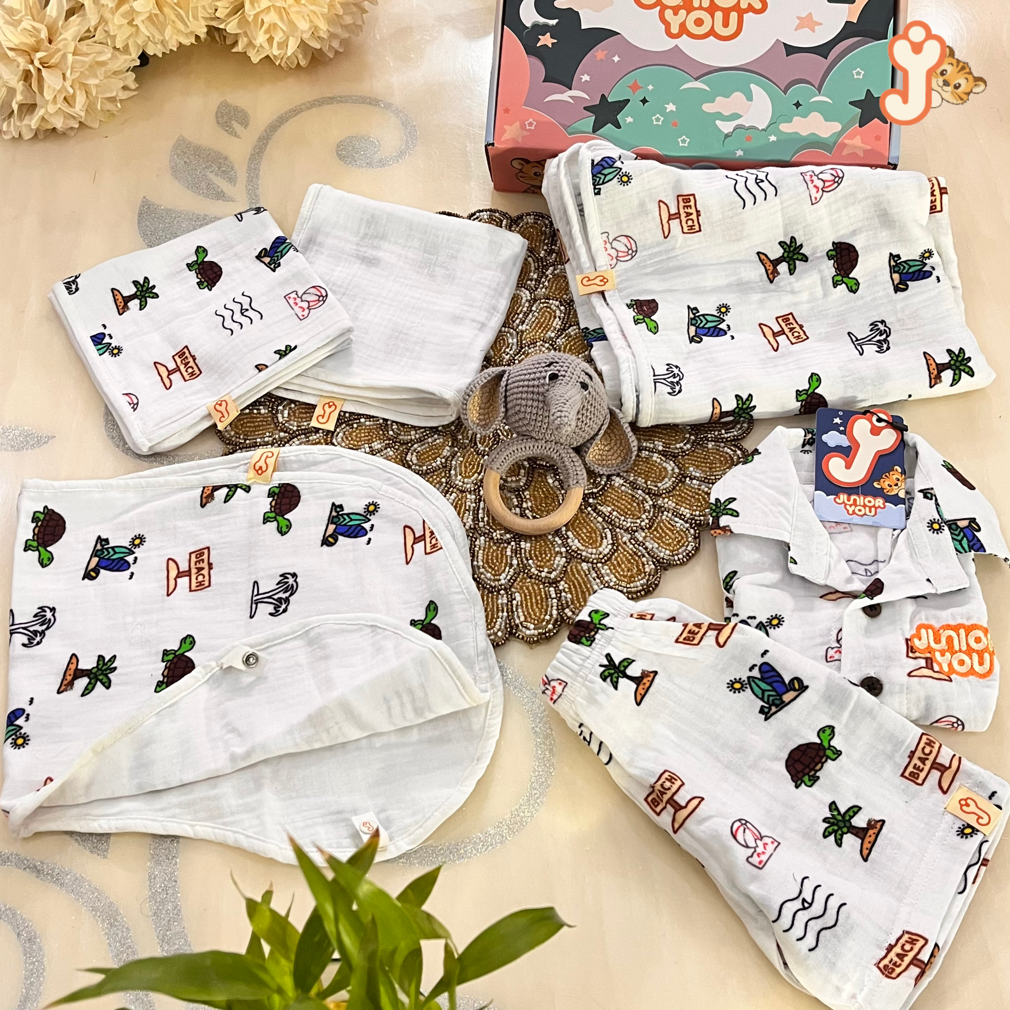 JuniorYou Organic Cotton Muslin Newborn Gift Hamper  – Sandy Toes Holiday