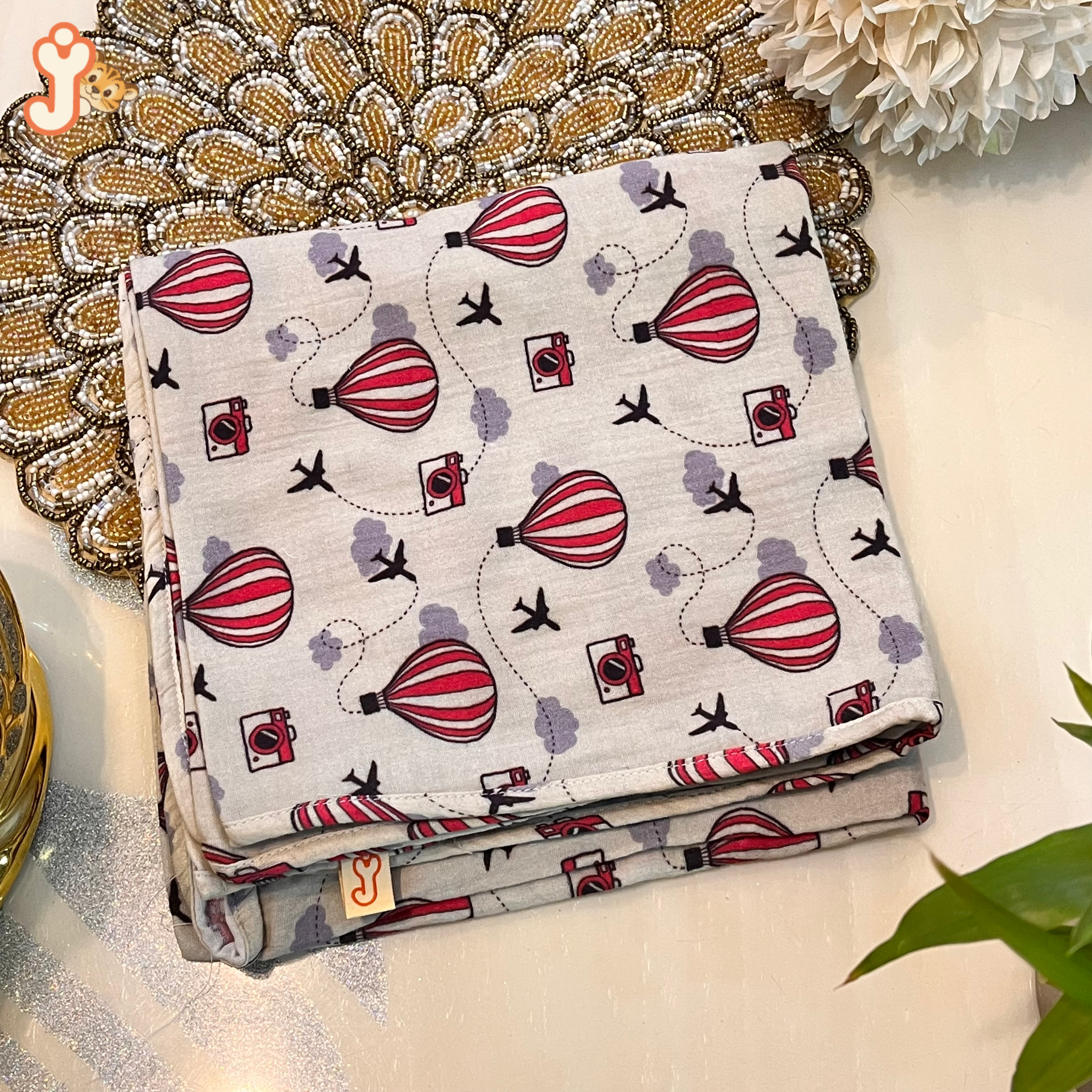 JuniorYou Organic Cotton Muslin Newborn Gift Hamper  – Balloon Safari