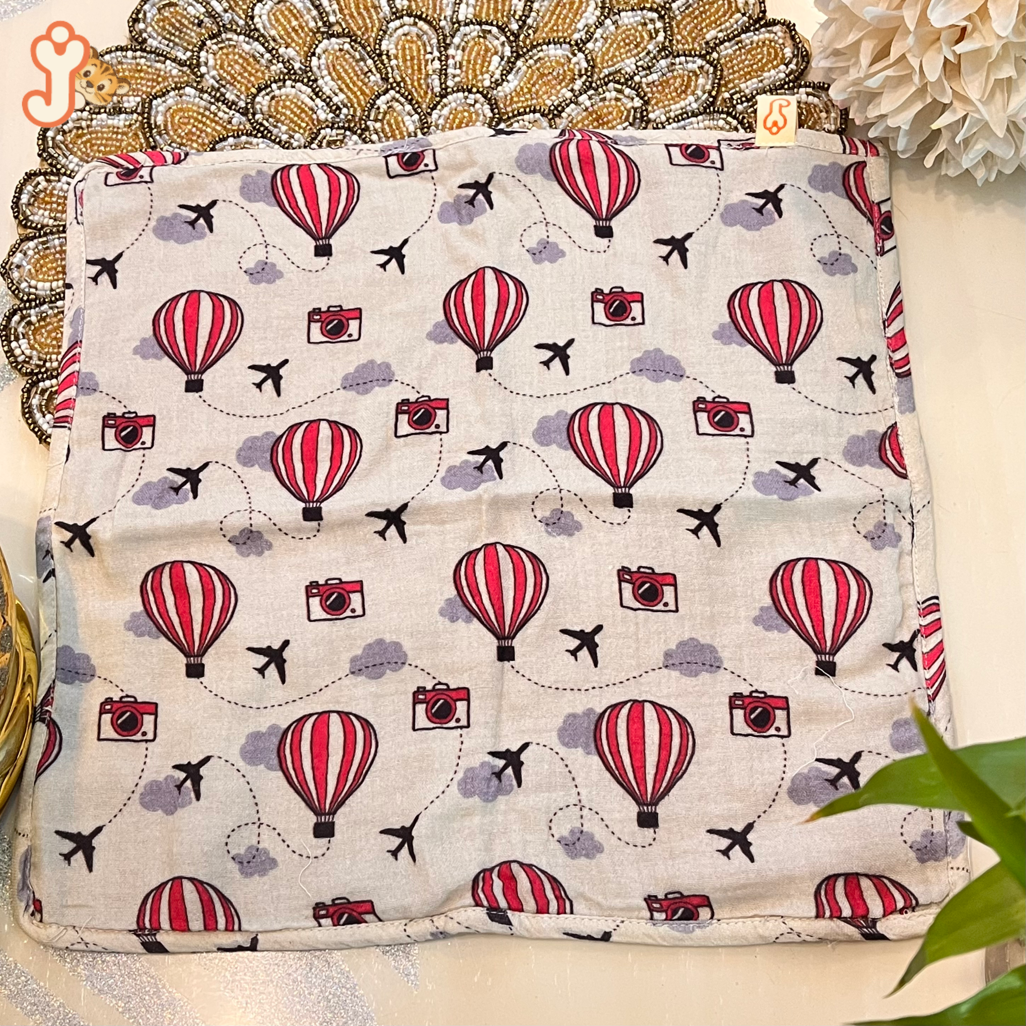 JuniorYou Organic Cotton Muslin Newborn Gift Hamper  – Balloon Safari