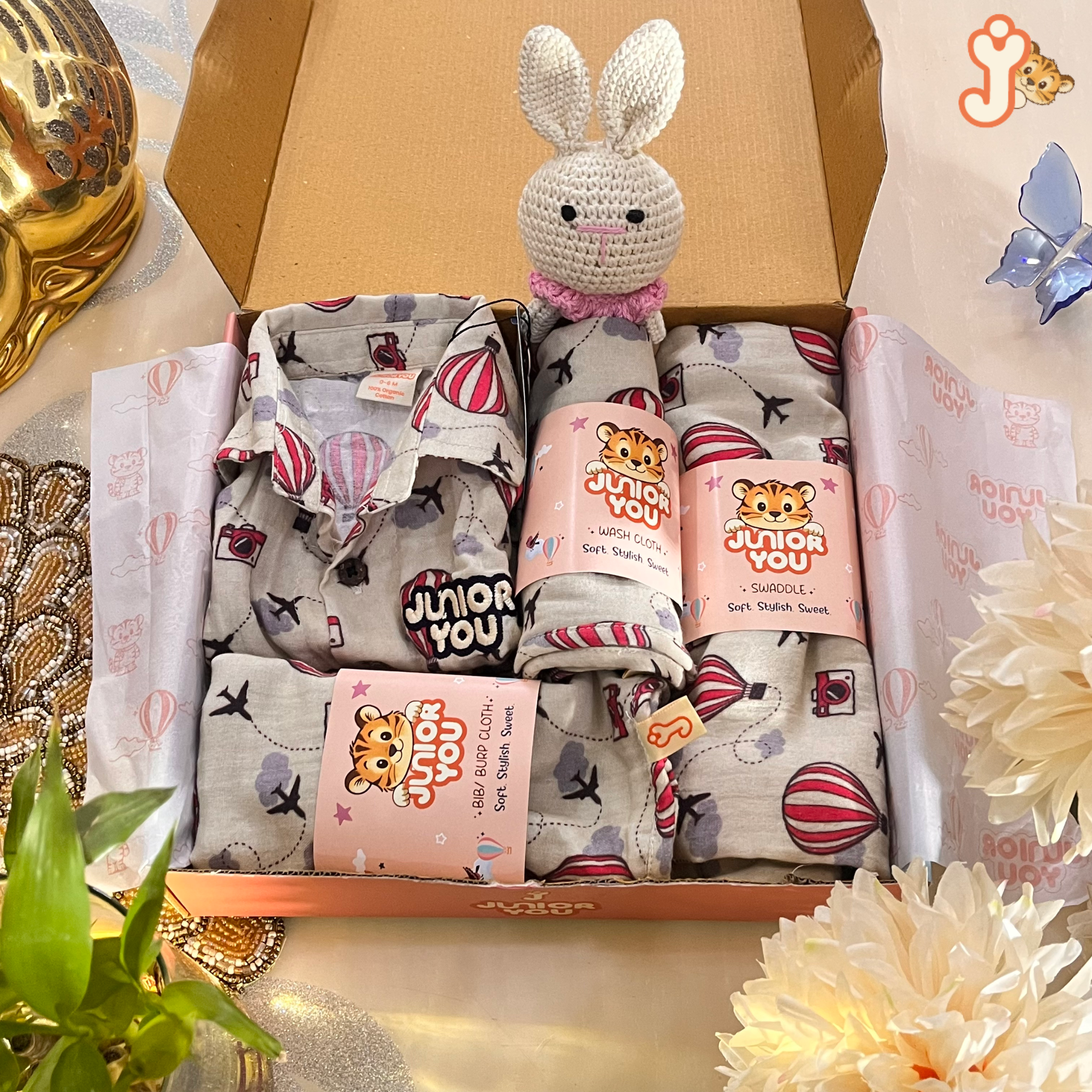 JuniorYou Organic Cotton Muslin Newborn Gift Hamper  – Balloon Safari