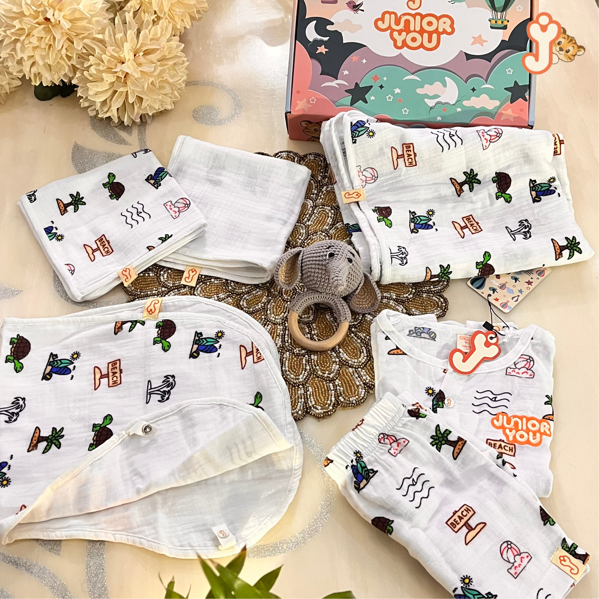 JuniorYou Organic Cotton Muslin Newborn Gift Hamper  – Sandy Toes Holiday